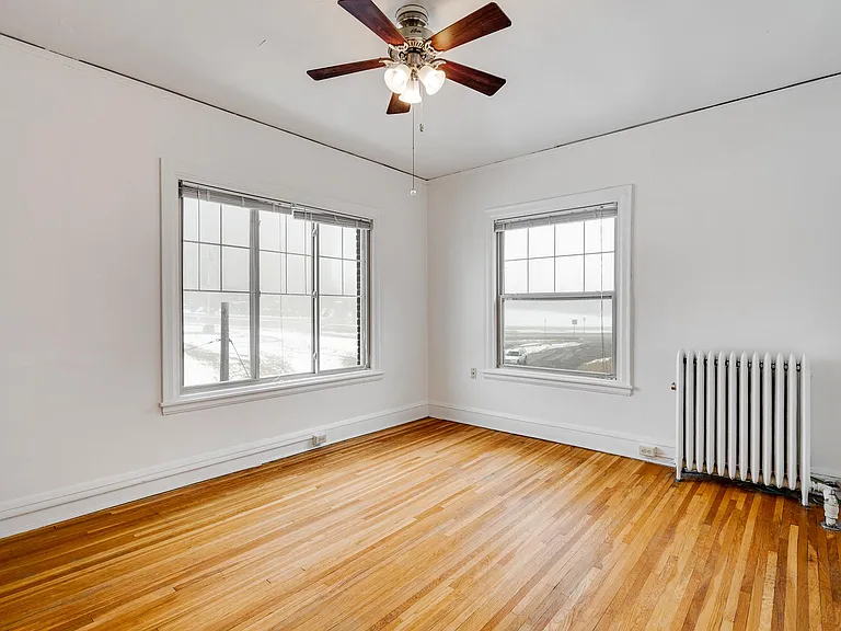 Summit Hill Apartments — Photo 24
