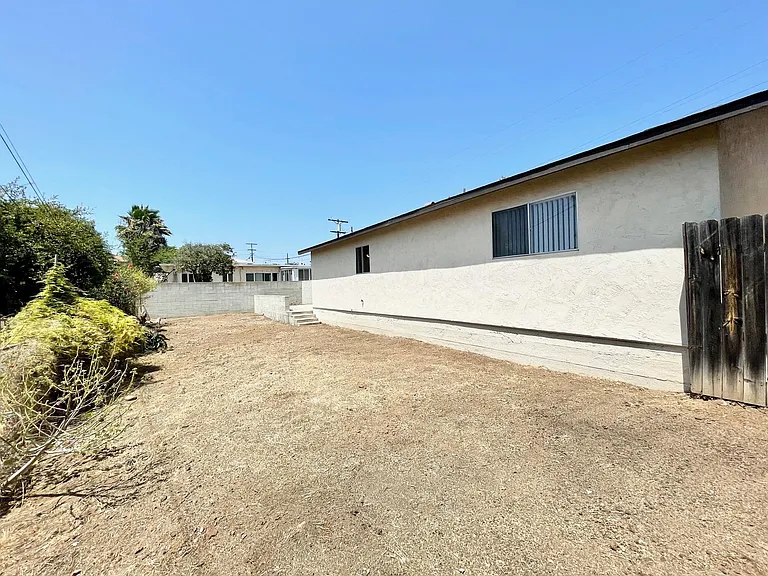2350 Sea Breeze Dr — Photo 15