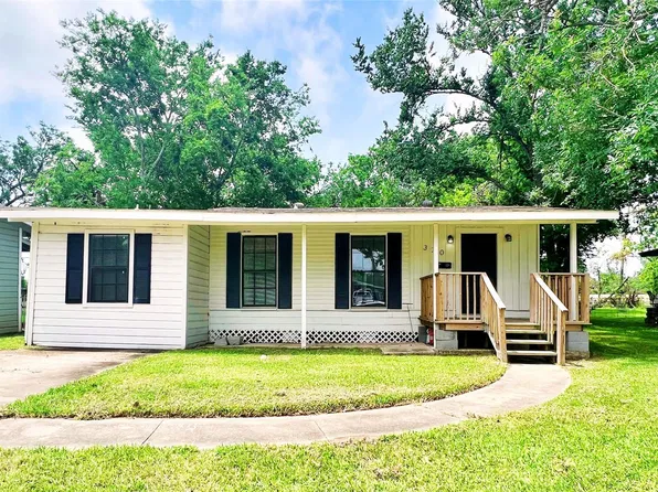 320 Azalea Street, Lake Jackson, TX 77566