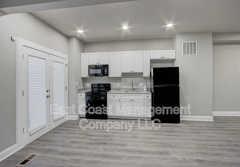 2619 Loyola Northway — Photo 11