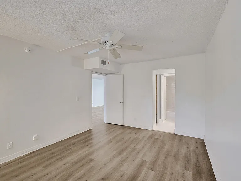 9470 Poinciana Pl #308 — Photo 38