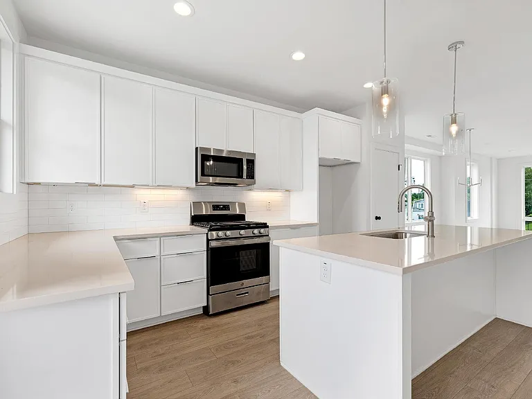 1317 Garner Rd #102 — Photo 3