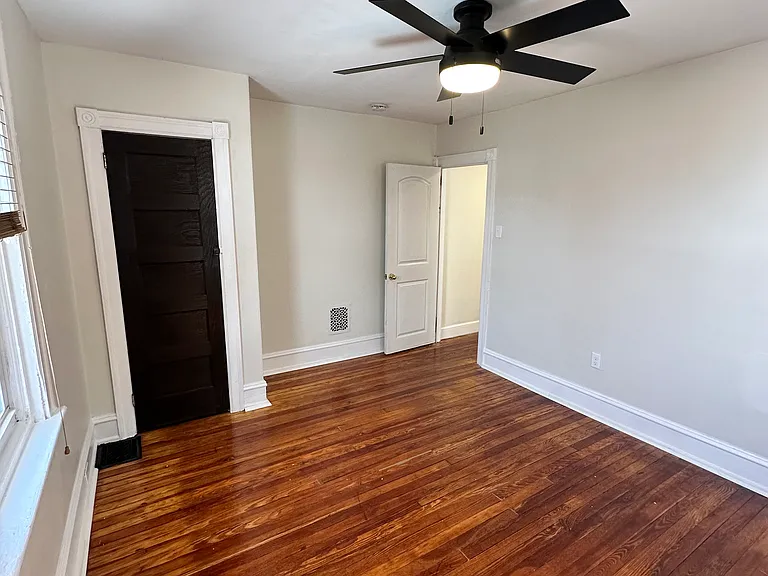 33 E Collings Ave — Photo 12