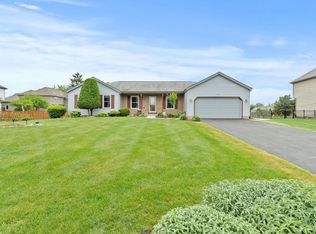 3721 Bunker Hill Dr, Algonquin, IL 60102