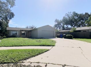1011 Vineyard Ct, Dunedin, FL 34698