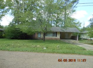 3785 Meadow Ln, Jackson, MS 39212