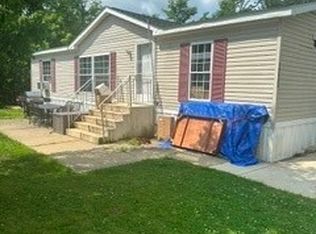 6390 Linda Ln, Ravenna, OH 44266