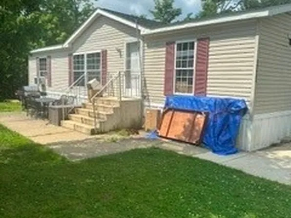 6390 Linda Ln, Ravenna, OH 44266