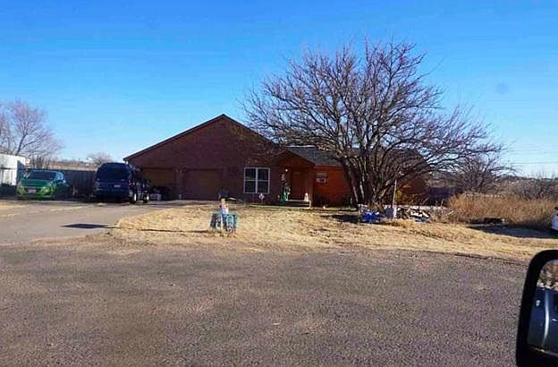 1st image of 323 Clubhouse Dr