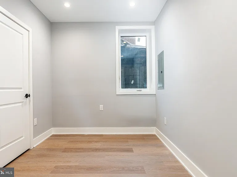 2821 Livingston St #1 — Photo 20