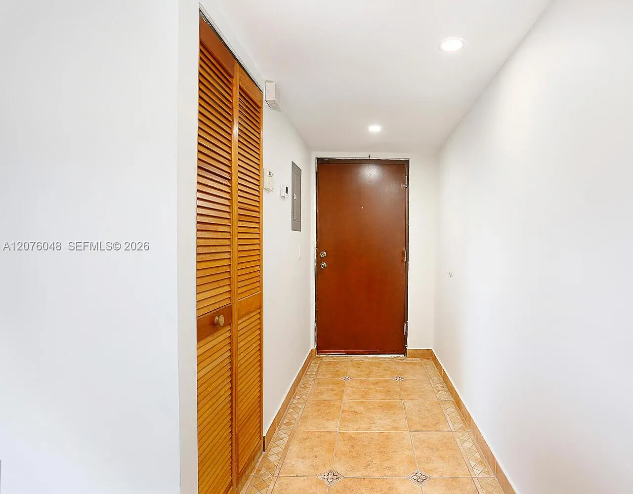 Kenland Pointe Condo Iii — Photo 4