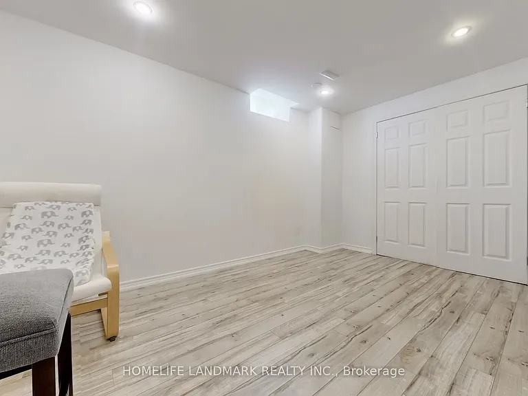 13 Woodway Ln — Photo 44