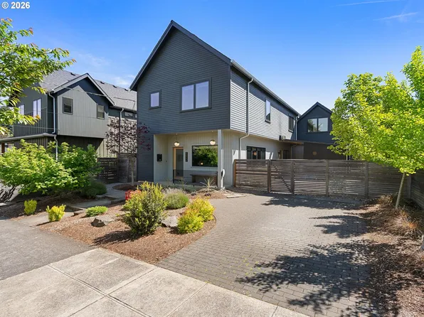 4566 NE Cesar E Chavez Blvd, Portland, OR 97211