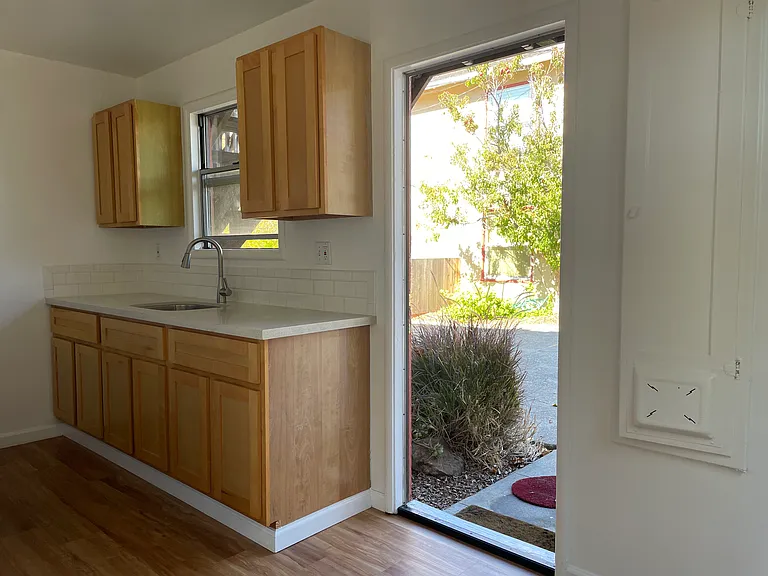 1727 San Pablo Ave — Photo 11