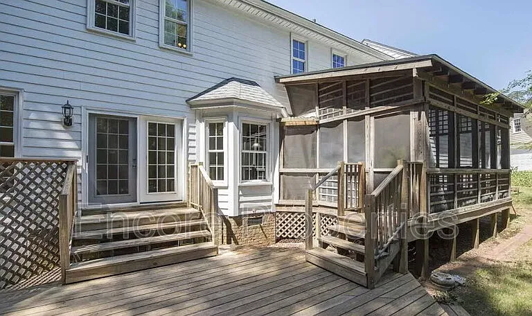 111 Whispering Pines Ct — Photo 18