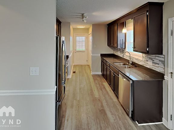 5th image of 608 Helms Dr