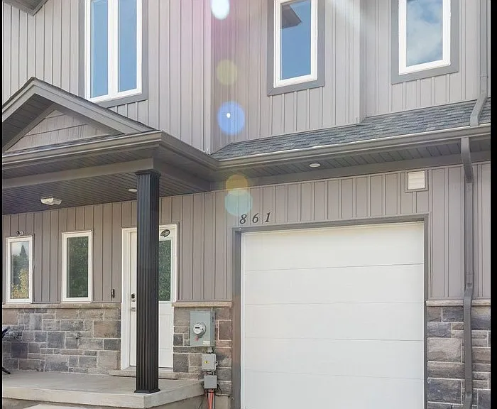 861 Edinburgh Dr — Photo 1