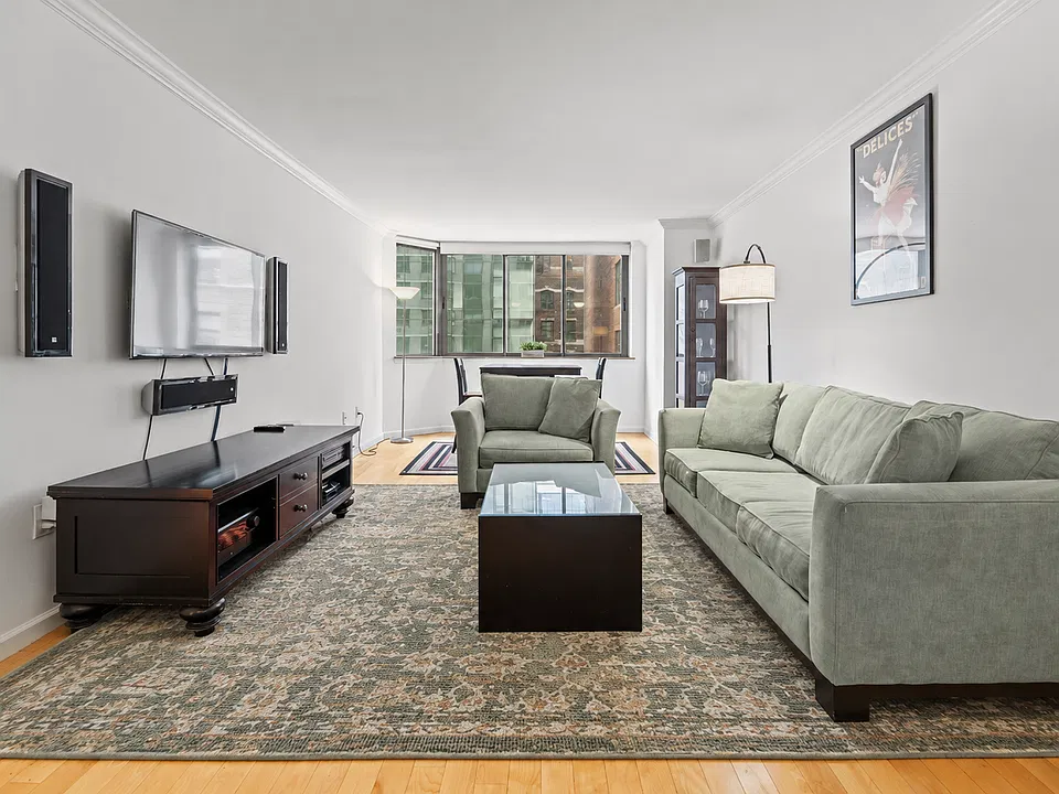 280 Park Ave S #12L