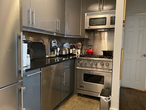 3rd image of 105 W 13th St APT 14D