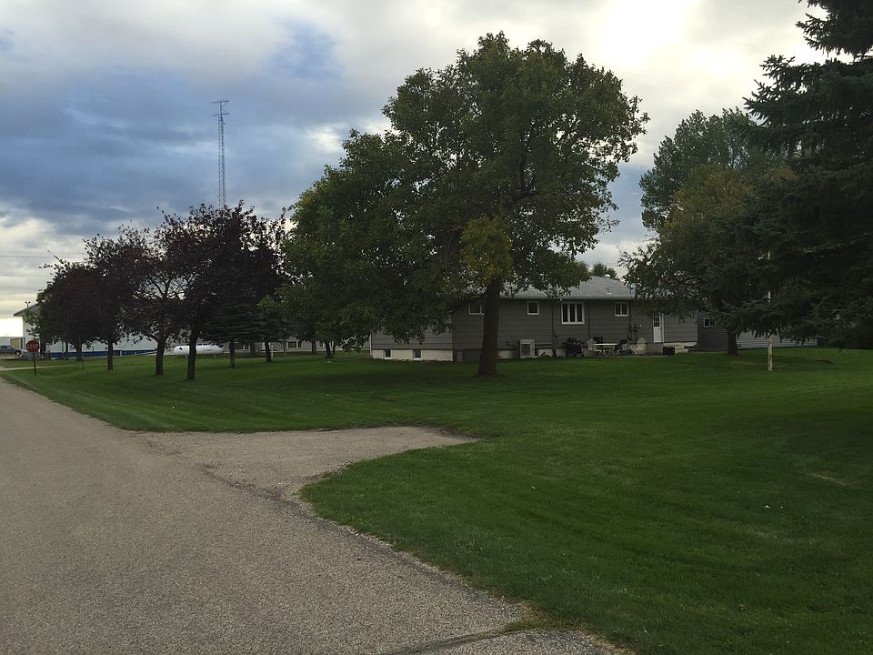 633 W Rolette St, Pembina, ND 58271 Zillow