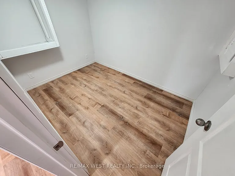 10658 Atwater Cres — Photo 28