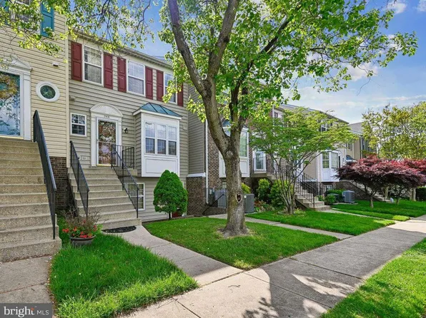 2441 Wentworth Dr, Crofton, MD 21114