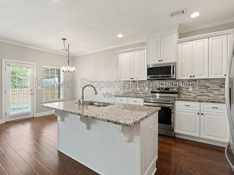 435 Brantley Cove Cir — Photo 6