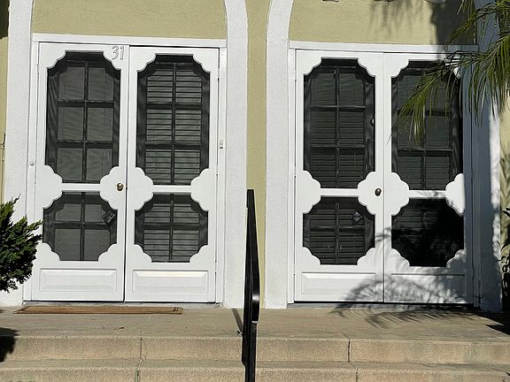 31 Cherry - Double French Door entry. Tenants typically use the right side for an outdoor seating area
