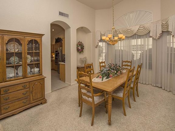 005_Formal Dining
