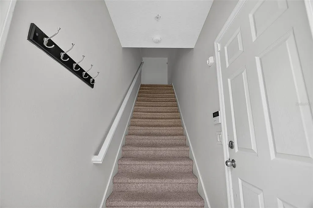 1 bed, 1.0 bath, 864 sqft, $2,200 — Photo 4