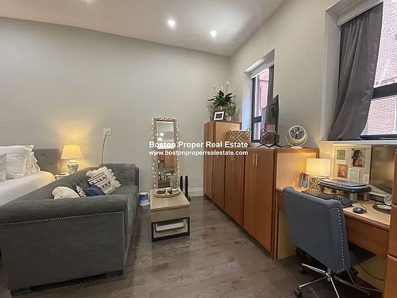 33 Gloucester #5 Boston - Back Bay Unit Photo 4