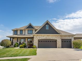 20803 Woolworth Ave, Elkhorn, NE 68022