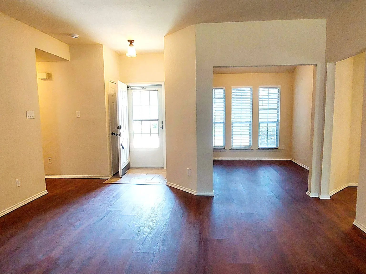 3 bed, 1625 sqft, $2,290 — Photo 3