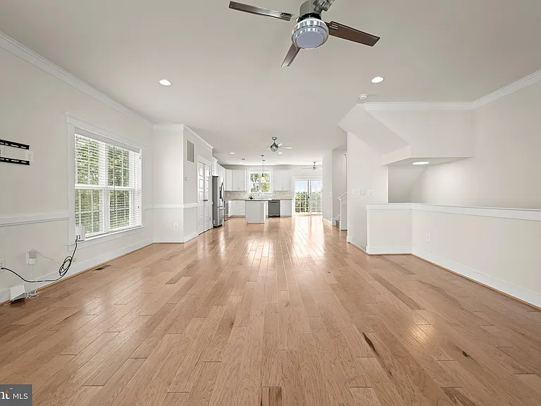 212 Upper Brook Ter — Photo 8