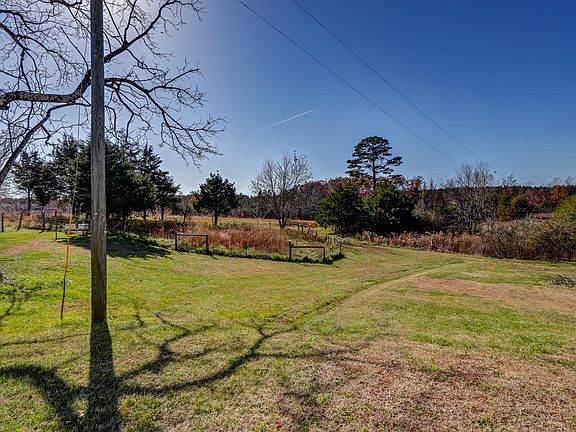 3rd image of 3292 Payneton Rd