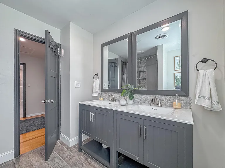 1044 Seminole Dr — Photo 16