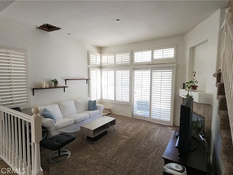 580 N Pageant Dr — Photo 8