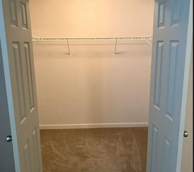 Parkside Manor Apartmens — Photo 18