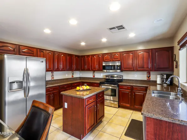 21019 N SANSOM Drive, Maricopa, AZ 85138