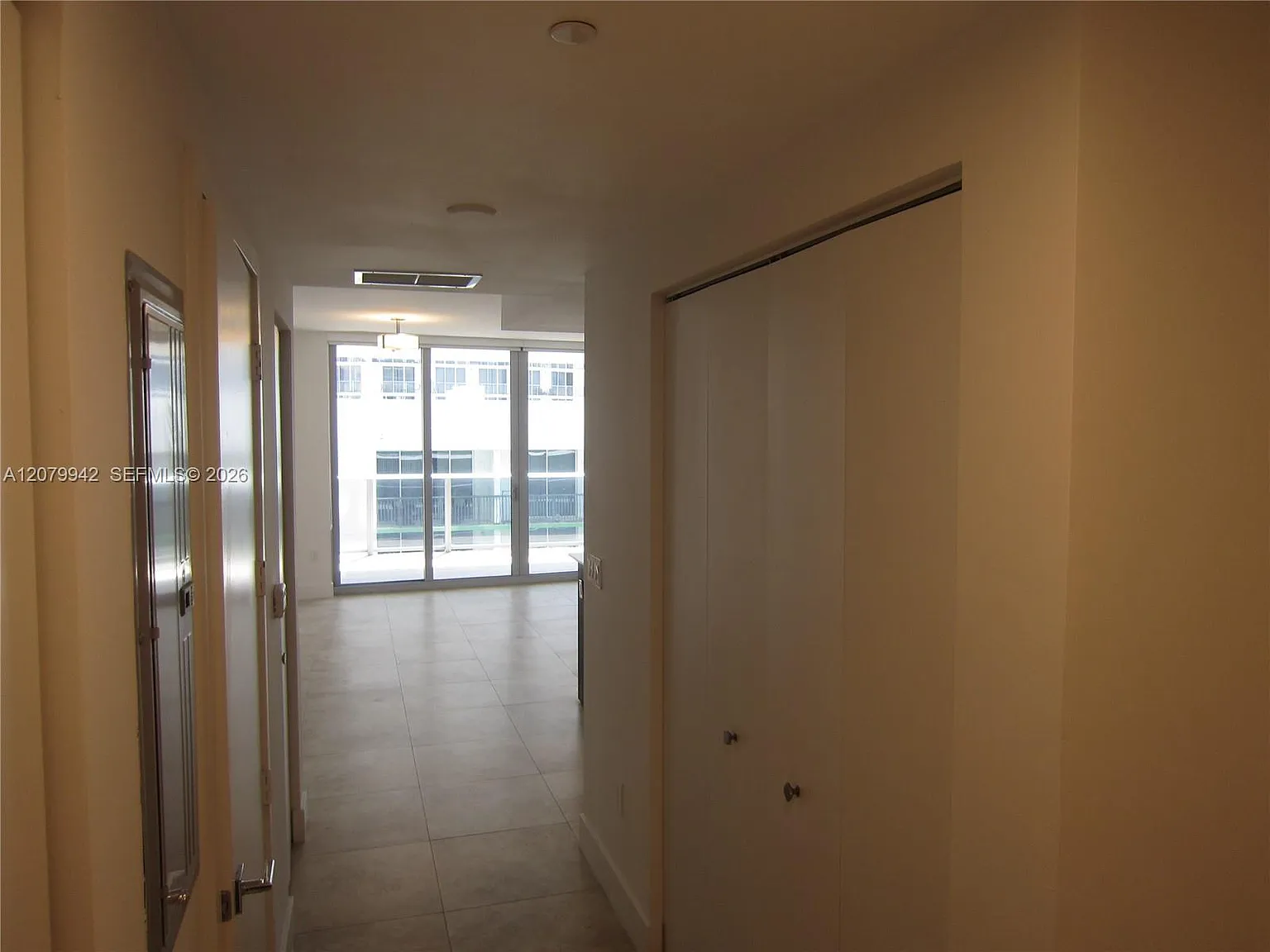 Aria On The Bay Condo — Photo 4