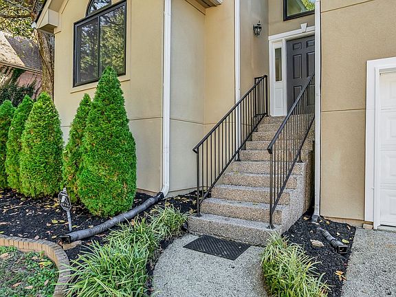 5th image of 2520 Devon Valley Dr