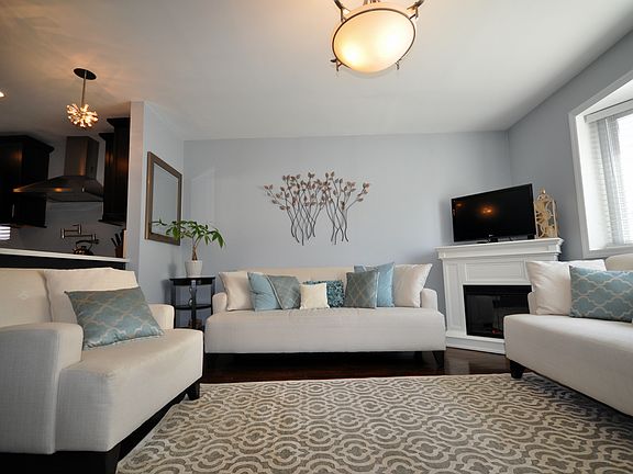 2nd image of 2839 Collis Pl
