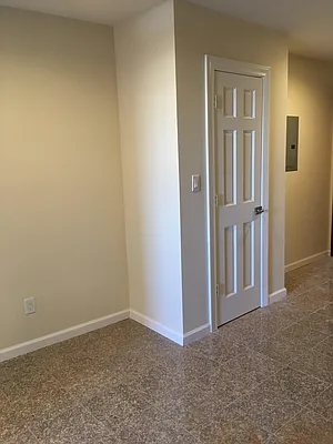 Rented by Q52 LLC | media 23