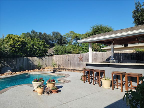 4th image of 10826 Piping Rock Ln
