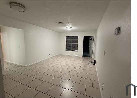 1st image of 216 SW 4th Ave