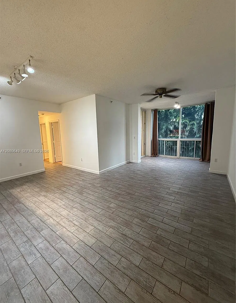 Doral House Condo No 1 — Photo 2