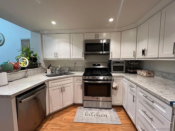 3rd image of 4035 Carmel View Rd Unit 114