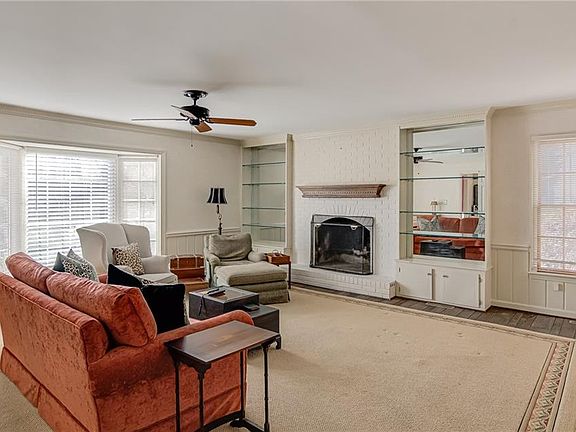 5th image of 1046 Englewood Dr