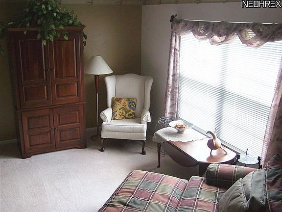 3rd image of 6918 S Parkway Dr