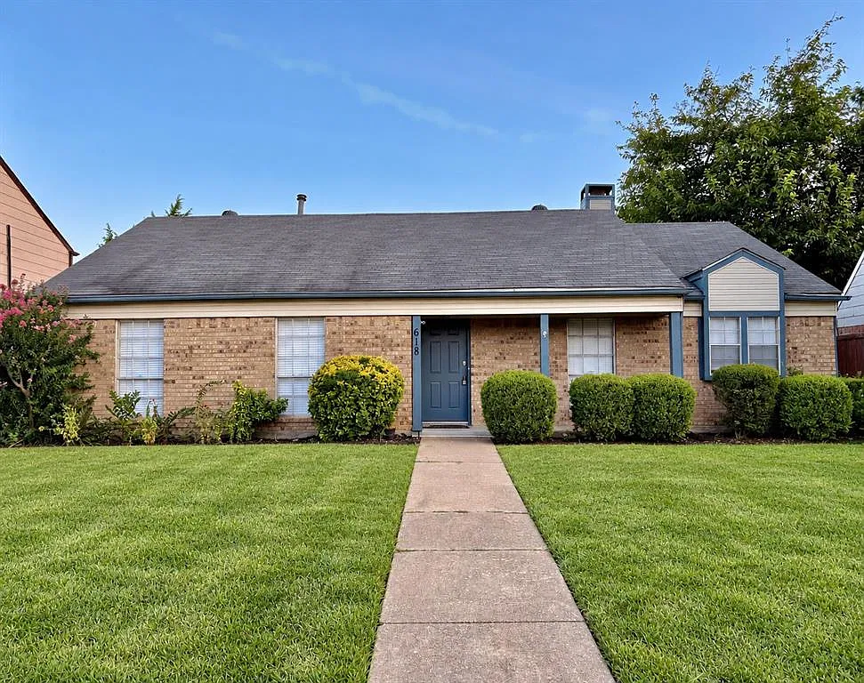 4 bed, 2100 sqft, $2,375 — Photo 3
